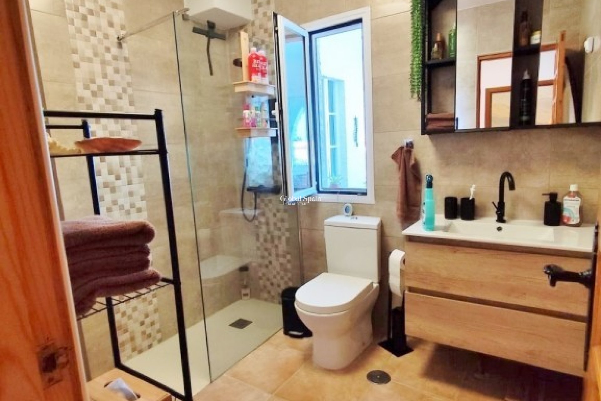 Resale - VILLA -
SAN MIGUEL DE SALINAS - Inland