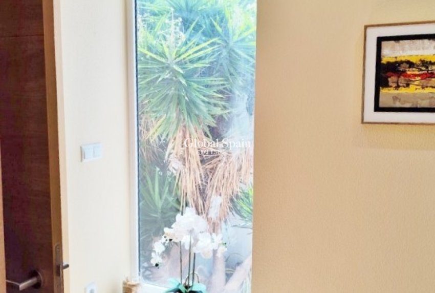 Resale - VILLA -
SAN MIGUEL DE SALINAS - Inland