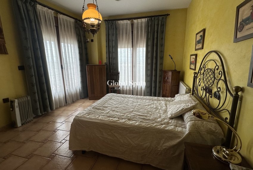 Resale - VILLA -
SAN MIGUEL DE SALINAS - Inland