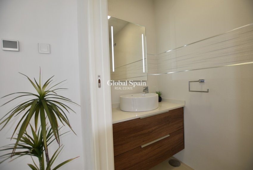 Resale - VILLA -
SAN MIGUEL DE SALINAS - Inland