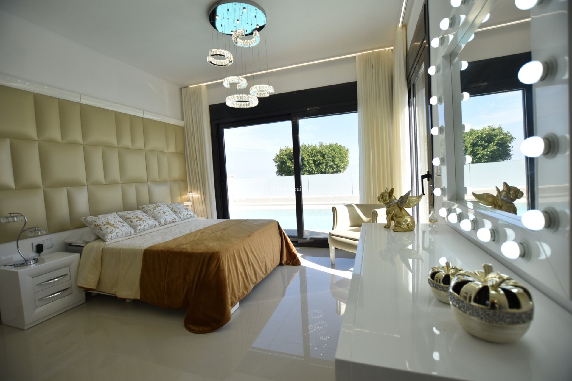 Resale - VILLA -
SAN MIGUEL DE SALINAS - Inland