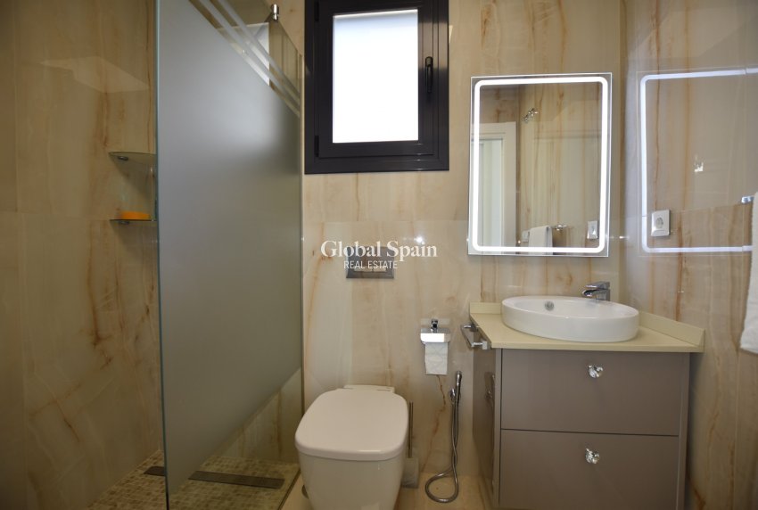 Resale - VILLA -
SAN MIGUEL DE SALINAS - Inland