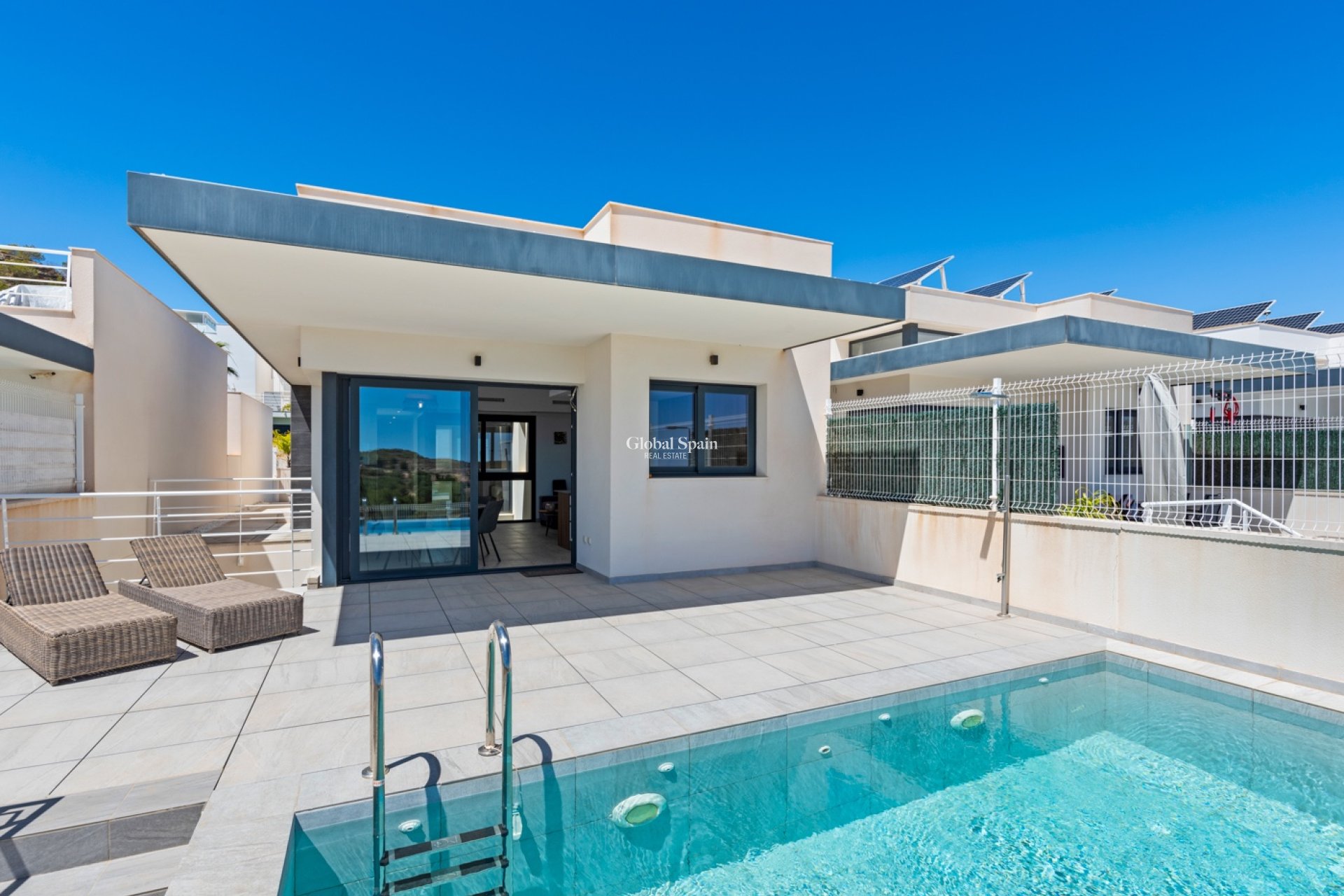 Resale - VILLA -
SAN MIGUEL DE SALINAS - Inland