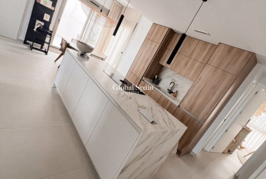 Resale - VILLA -
SAN MIGUEL DE SALINAS - Inland