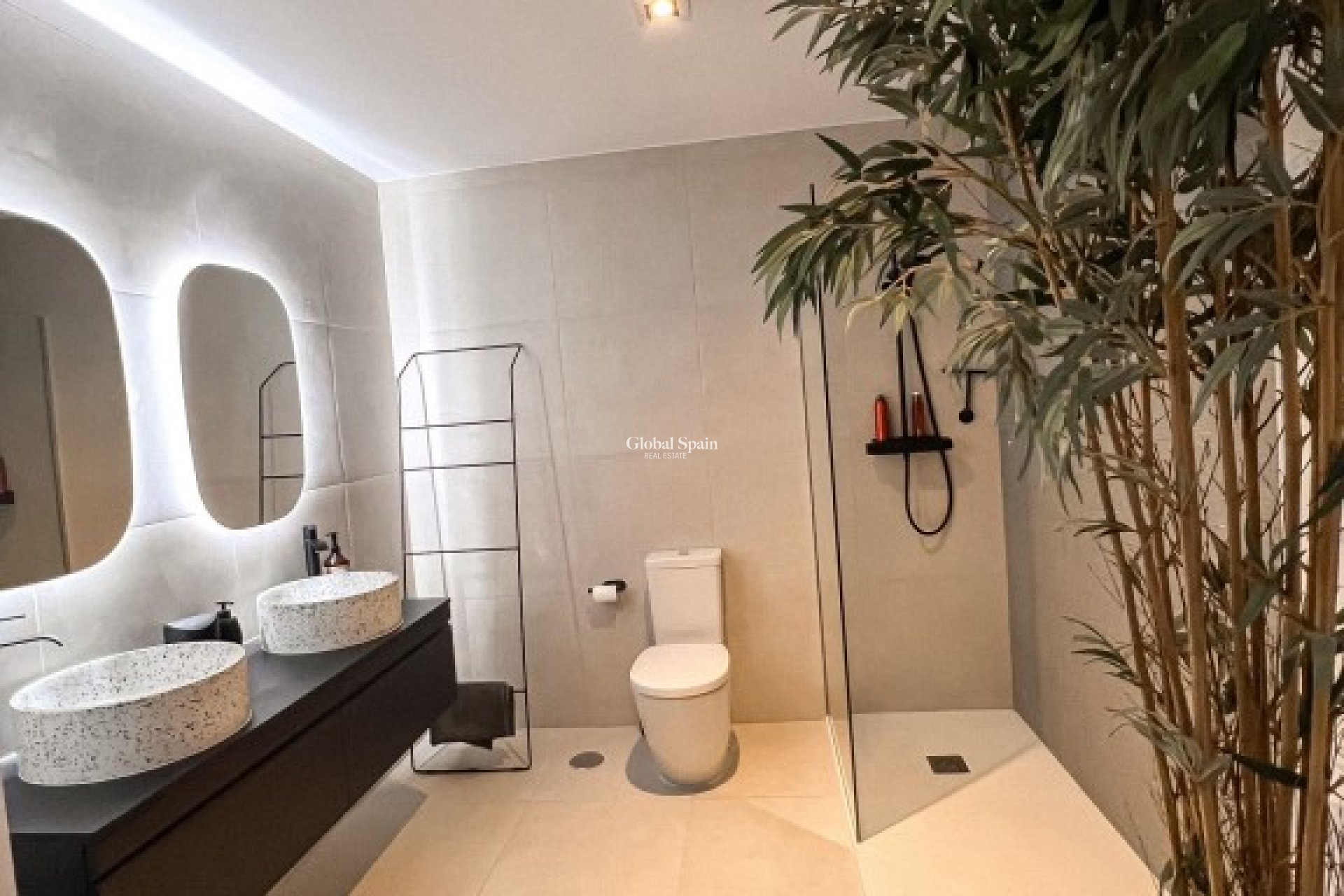 Resale - VILLA -
SAN MIGUEL DE SALINAS - Inland