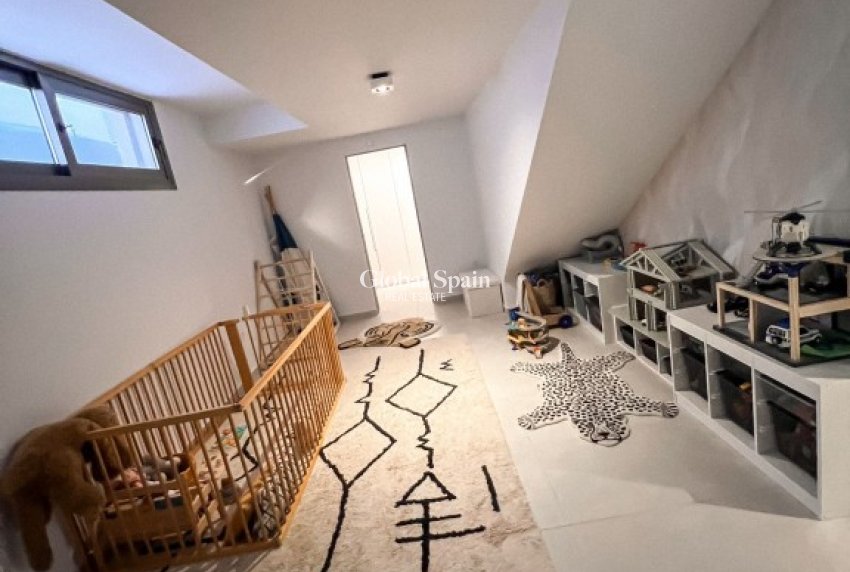 Resale - VILLA -
SAN MIGUEL DE SALINAS - Inland