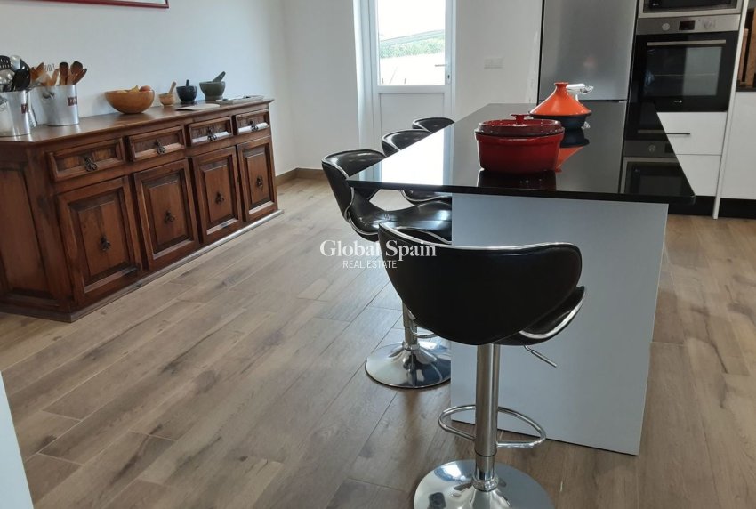 Resale - VILLA -
SAN MIGUEL DE SALINAS - Inland