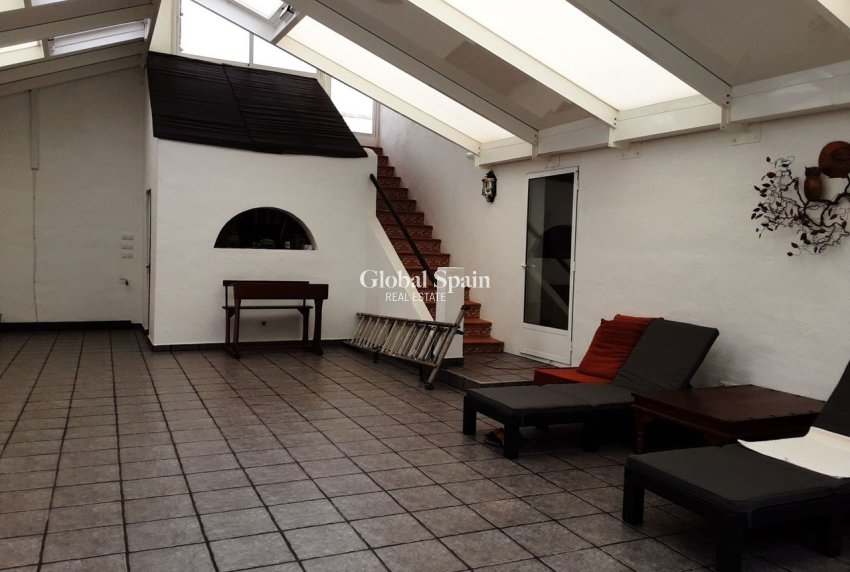 Resale - VILLA -
SAN MIGUEL DE SALINAS - Inland