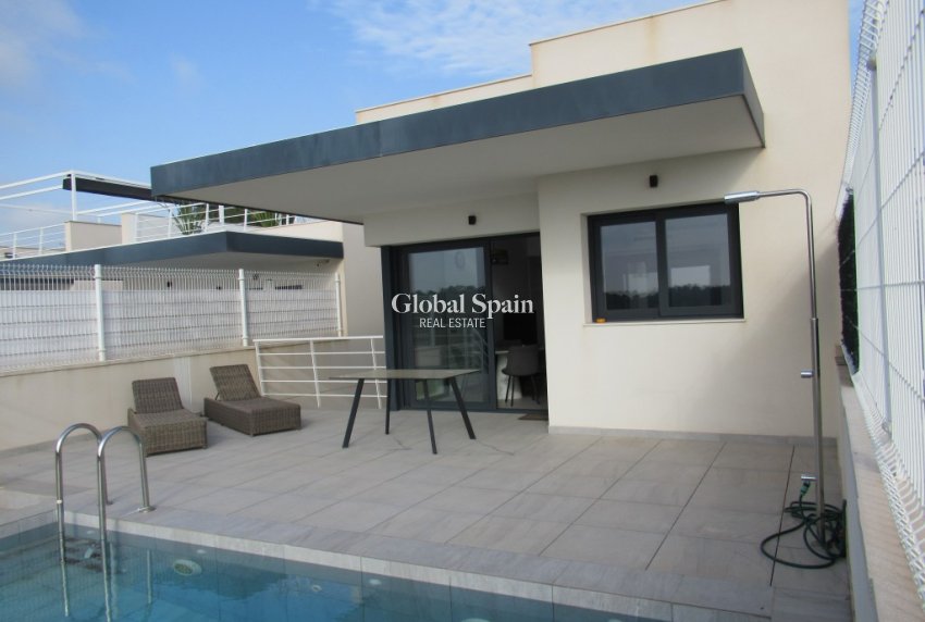 Resale - VILLA -
SAN MIGUEL DE SALINAS - Inland