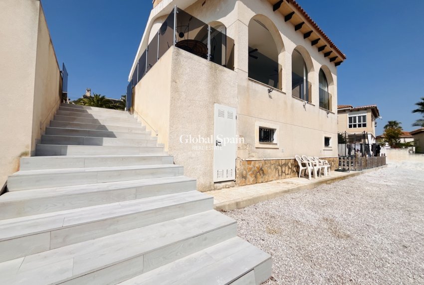 Resale - VILLA -
SAN MIGUEL DE SALINAS - Inland