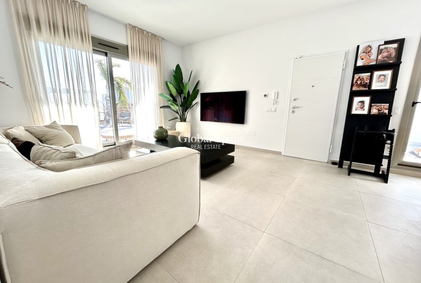 Resale - VILLA -
SAN MIGUEL DE SALINAS - Inland
