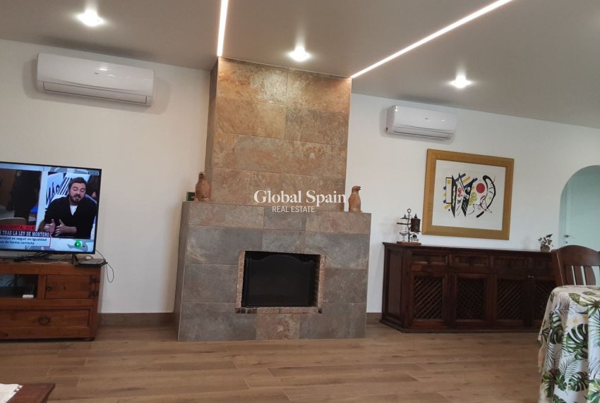 Resale - VILLA -
SAN MIGUEL DE SALINAS - Inland