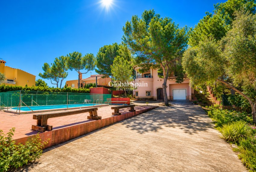 Resale - VILLA -
SAN MIGUEL DE SALINAS - Inland