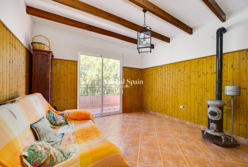 Resale - VILLA -
SAN MIGUEL DE SALINAS - Inland