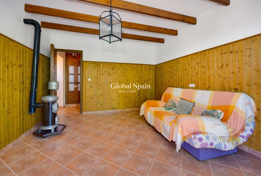 Resale - VILLA -
SAN MIGUEL DE SALINAS - Inland
