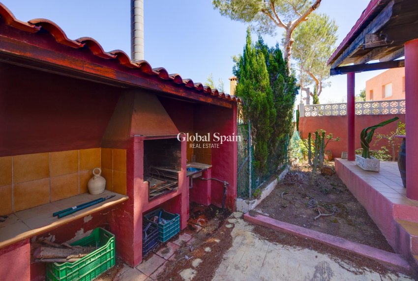 Resale - VILLA -
SAN MIGUEL DE SALINAS - Inland