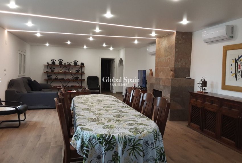Resale - VILLA -
SAN MIGUEL DE SALINAS - Inland