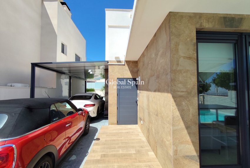 Resale - VILLA -
SAN MIGUEL DE SALINAS - Inland