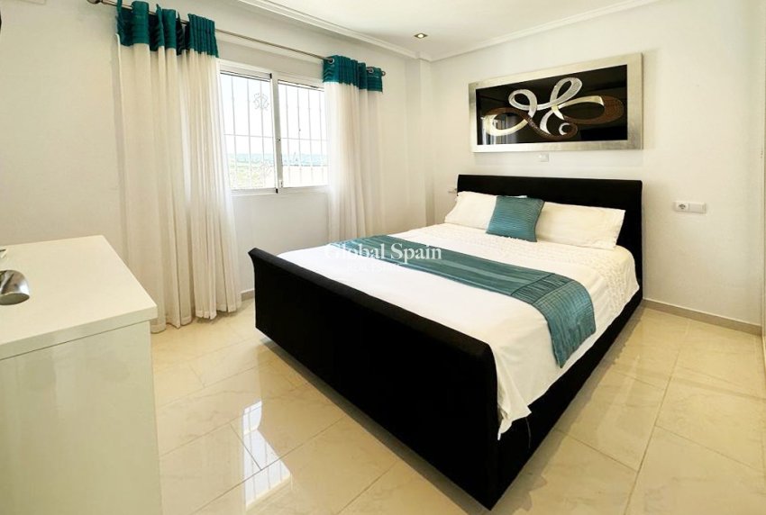 Resale - VILLA -
SAN MIGUEL DE SALINAS - Inland