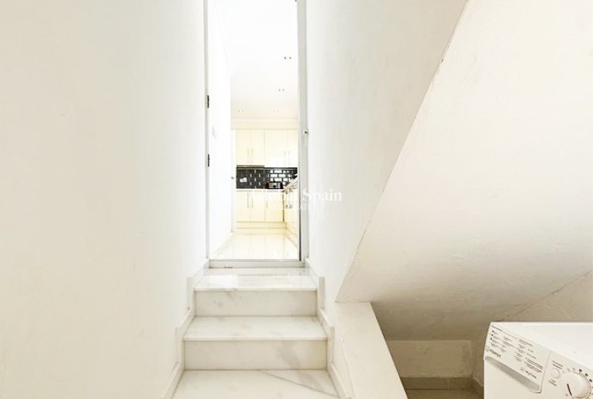 Resale - VILLA -
SAN MIGUEL DE SALINAS - Inland