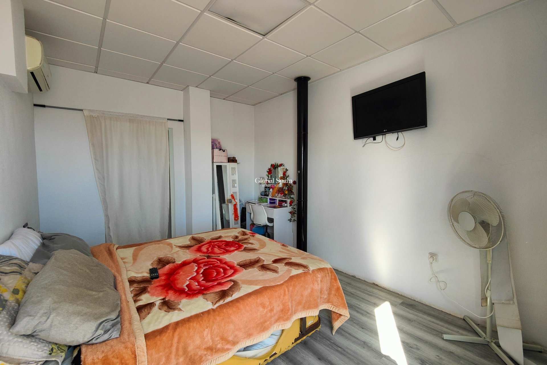 Resale - VILLA -
SAN MIGUEL DE SALINAS - Inland
