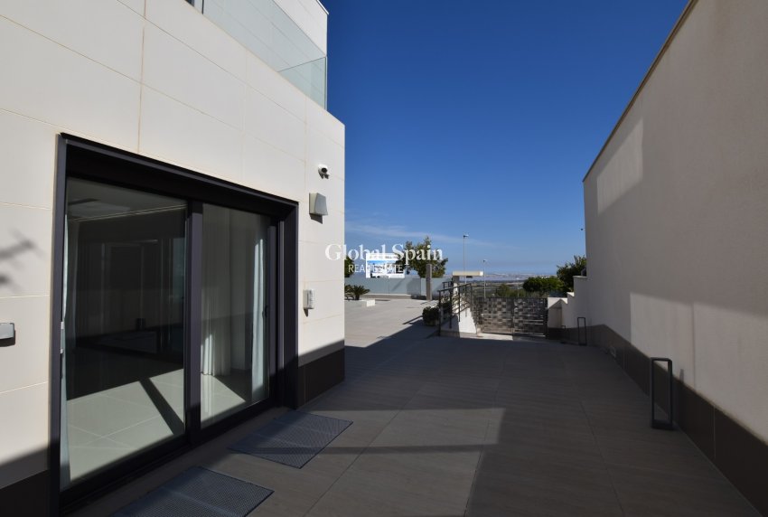 Resale - VILLA -
SAN MIGUEL DE SALINAS - Inland