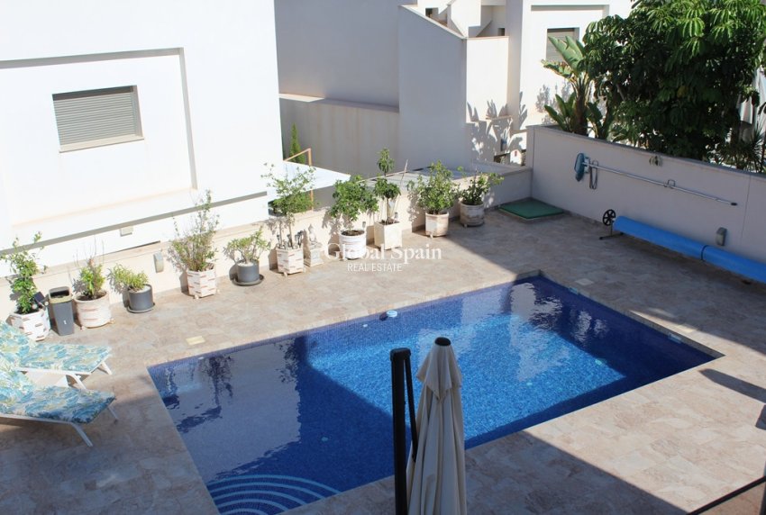 Resale - VILLA -
SAN MIGUEL DE SALINAS - Inland