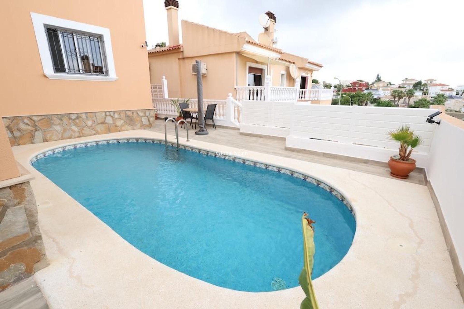 Resale - VILLA -
SAN MIGUEL DE SALINAS - Inland