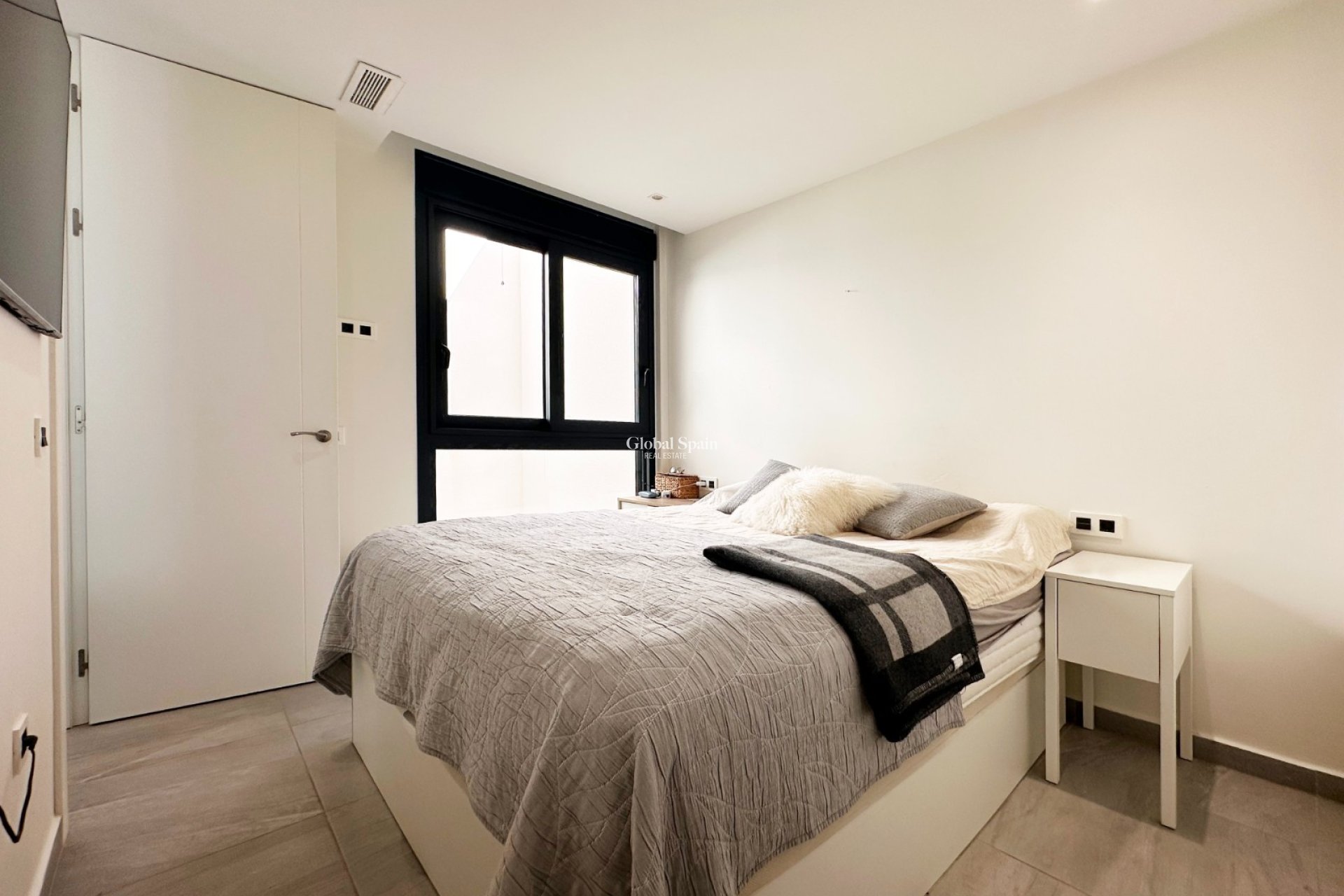 Resale - VILLA -
SAN MIGUEL DE SALINAS - Inland