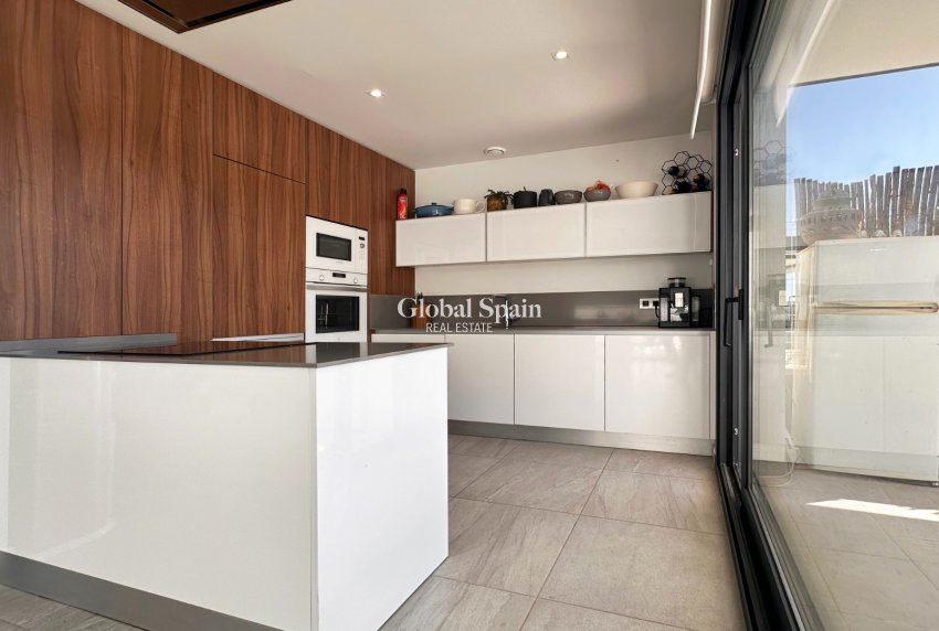 Resale - VILLA -
SAN MIGUEL DE SALINAS - Inland