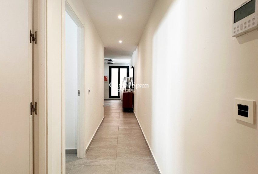 Resale - VILLA -
SAN MIGUEL DE SALINAS - Inland