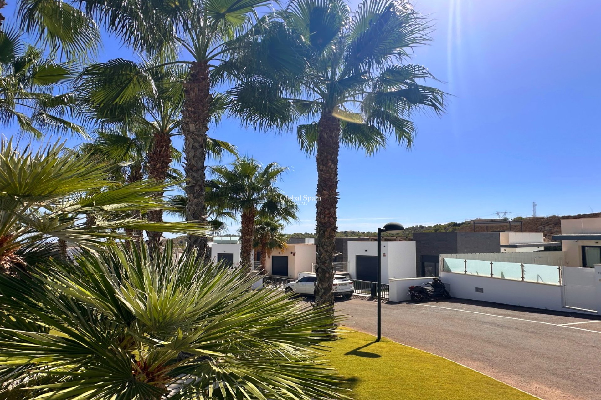 Resale - VILLA -
SAN MIGUEL DE SALINAS - Inland