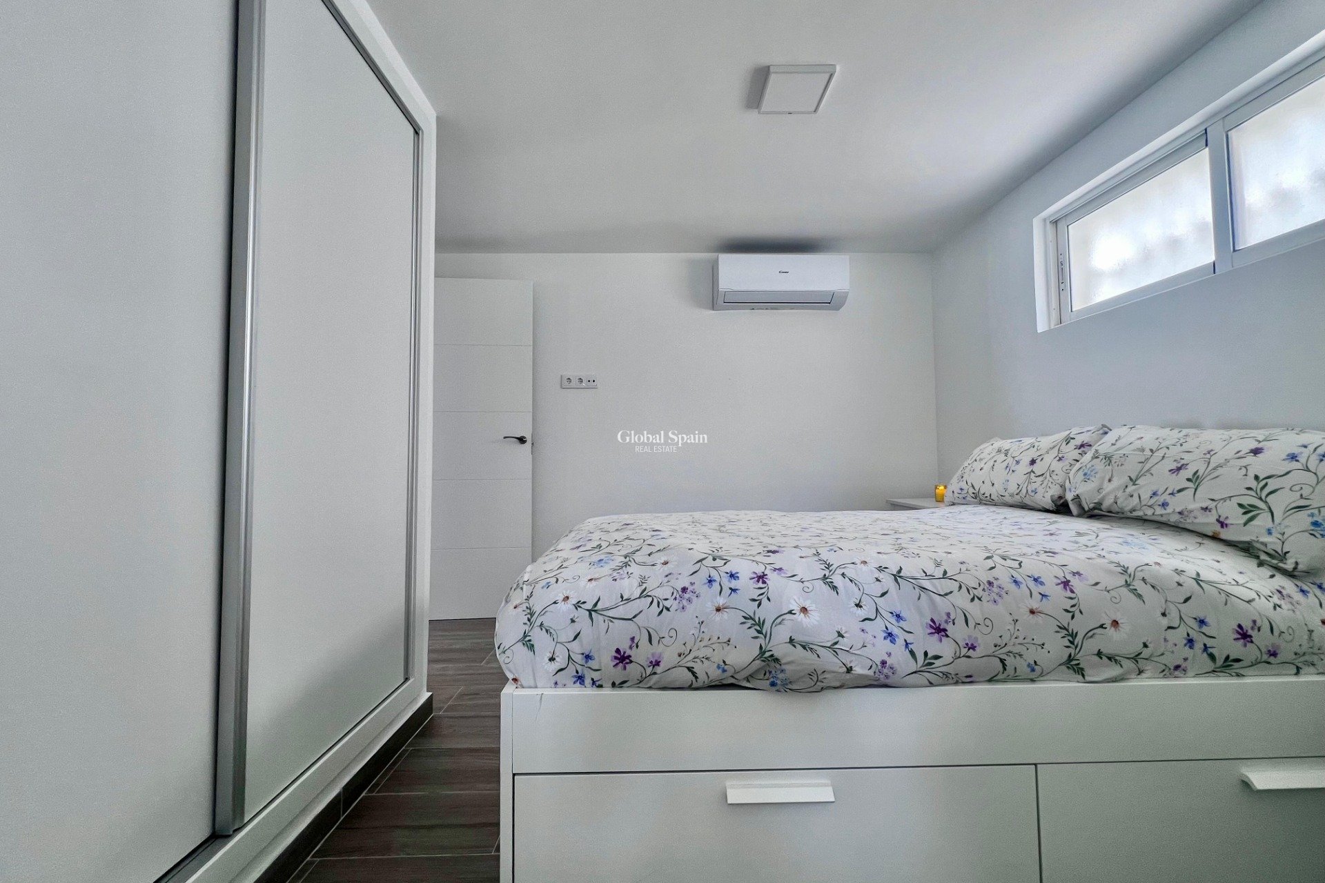 Resale - VILLA -
SAN MIGUEL DE SALINAS - Las filipinas