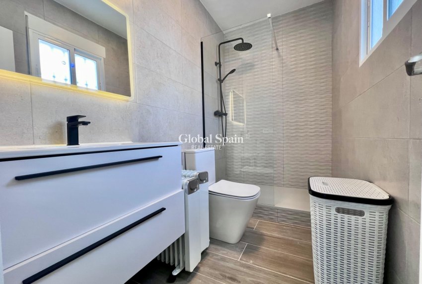 Resale - VILLA -
SAN MIGUEL DE SALINAS - Las filipinas