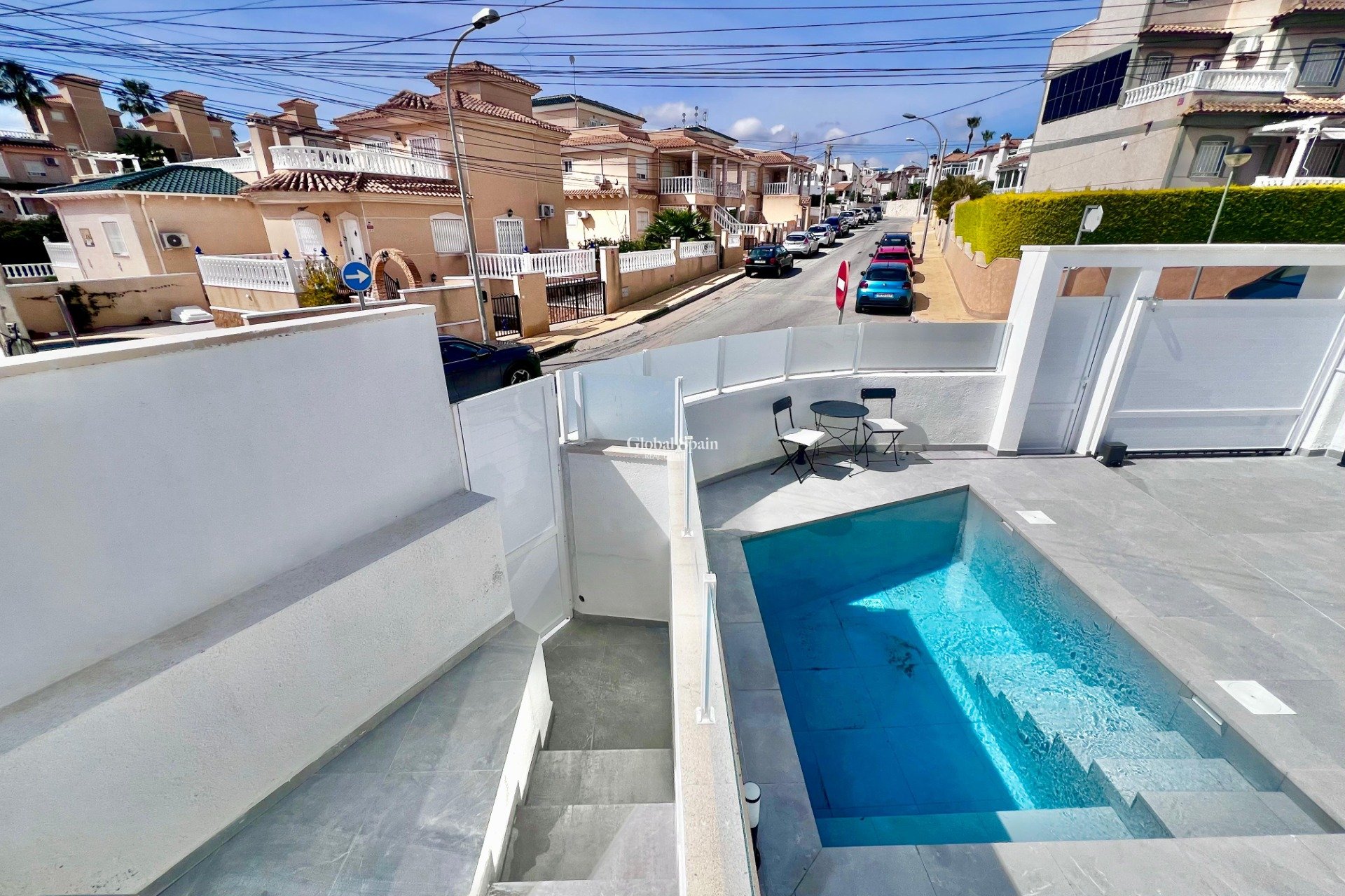 Resale - VILLA -
SAN MIGUEL DE SALINAS - Las filipinas