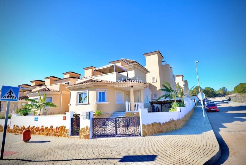 Resale - Villa -
SAN MIGUEL DE SALINAS - Residencial los flamencos