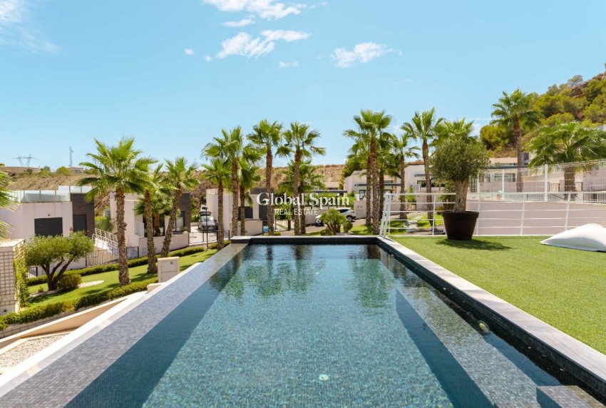 Resale - VILLA -
SAN MIGUEL DE SALINAS - San Miguel de Salinas