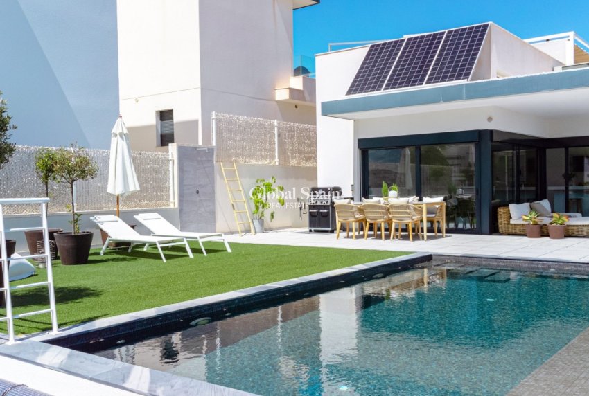 Resale - VILLA -
SAN MIGUEL DE SALINAS - San Miguel de Salinas