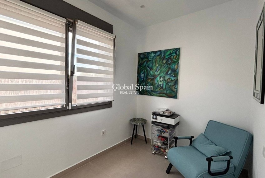 Resale - VILLA -
SAN MIGUEL DE SALINAS - Urbanizacion Blue Lagoon