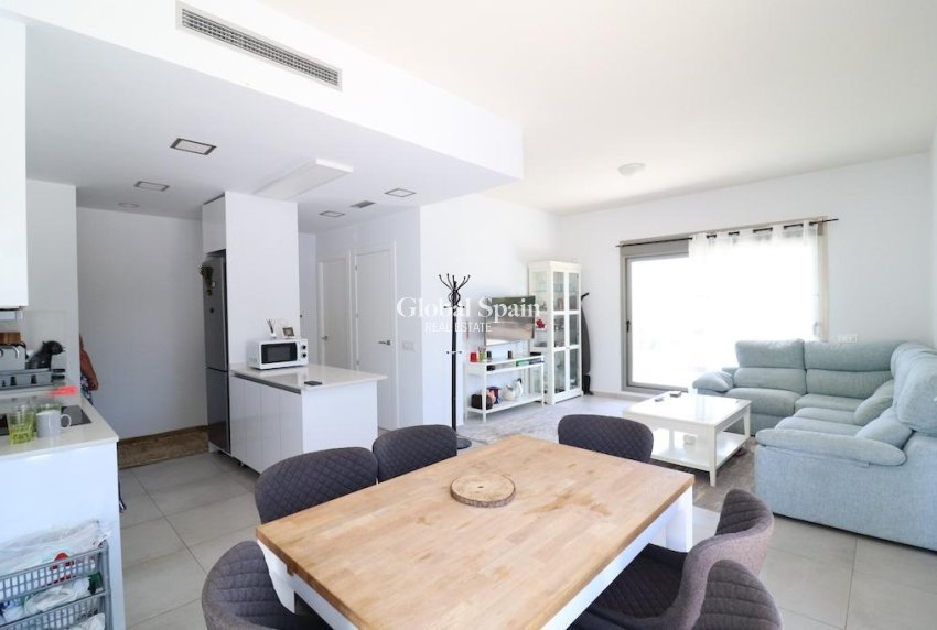 Resale - Villa -
SAN MIGUEL DE SALINAS - Urbanizaciones