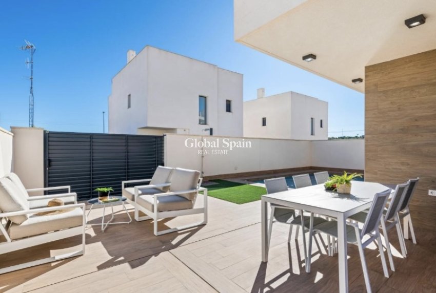 Resale - Villa -
SAN MIGUEL DE SALINAS