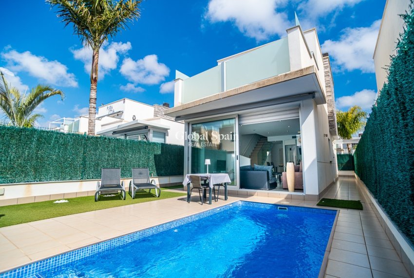 Resale - VILLA -
SAN PEDRO DEL PINATAR - Lo Pagan