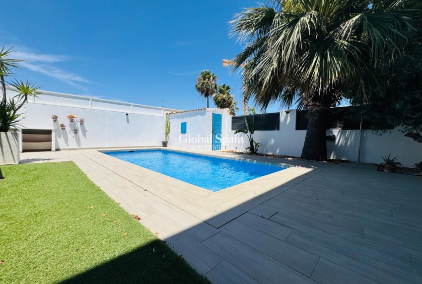 Resale - VILLA -
SAN PEDRO DEL PINATAR - LO PAGÁN