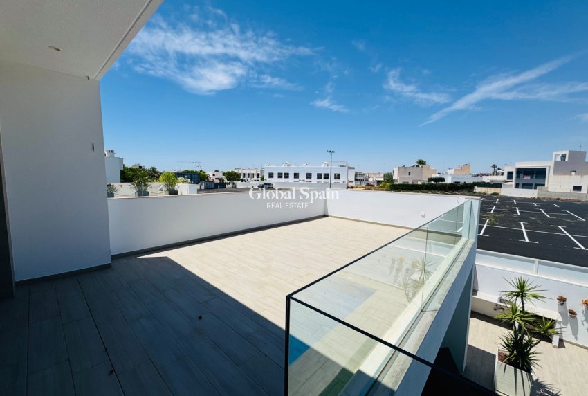 Resale - VILLA -
SAN PEDRO DEL PINATAR - LO PAGÁN