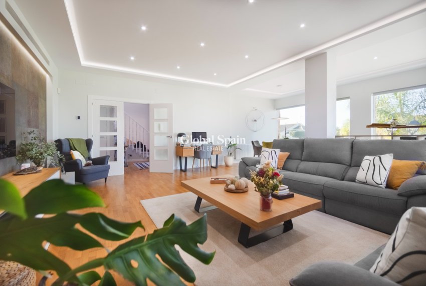 Resale - VILLA -
San Vicente del Raspeig - Inland