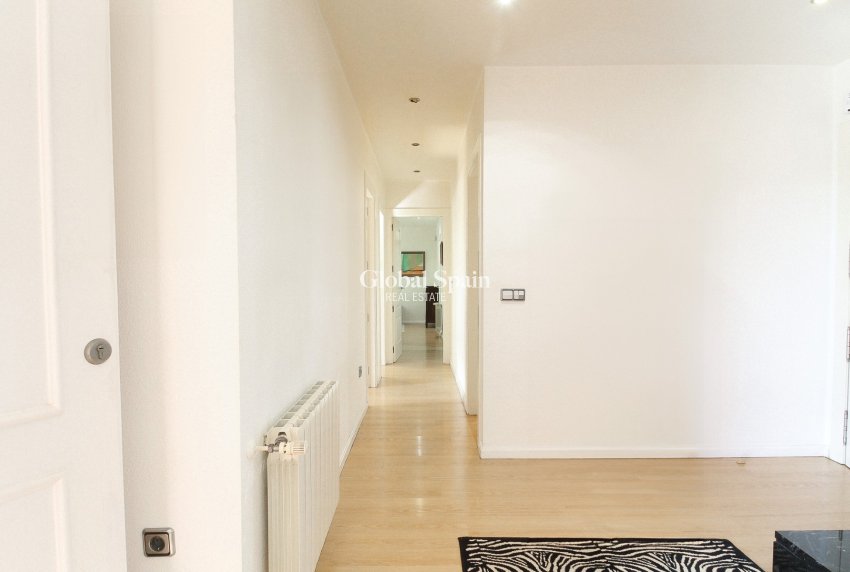 Resale - VILLA -
SAN VICENTE DEL RASPEIG - Inland