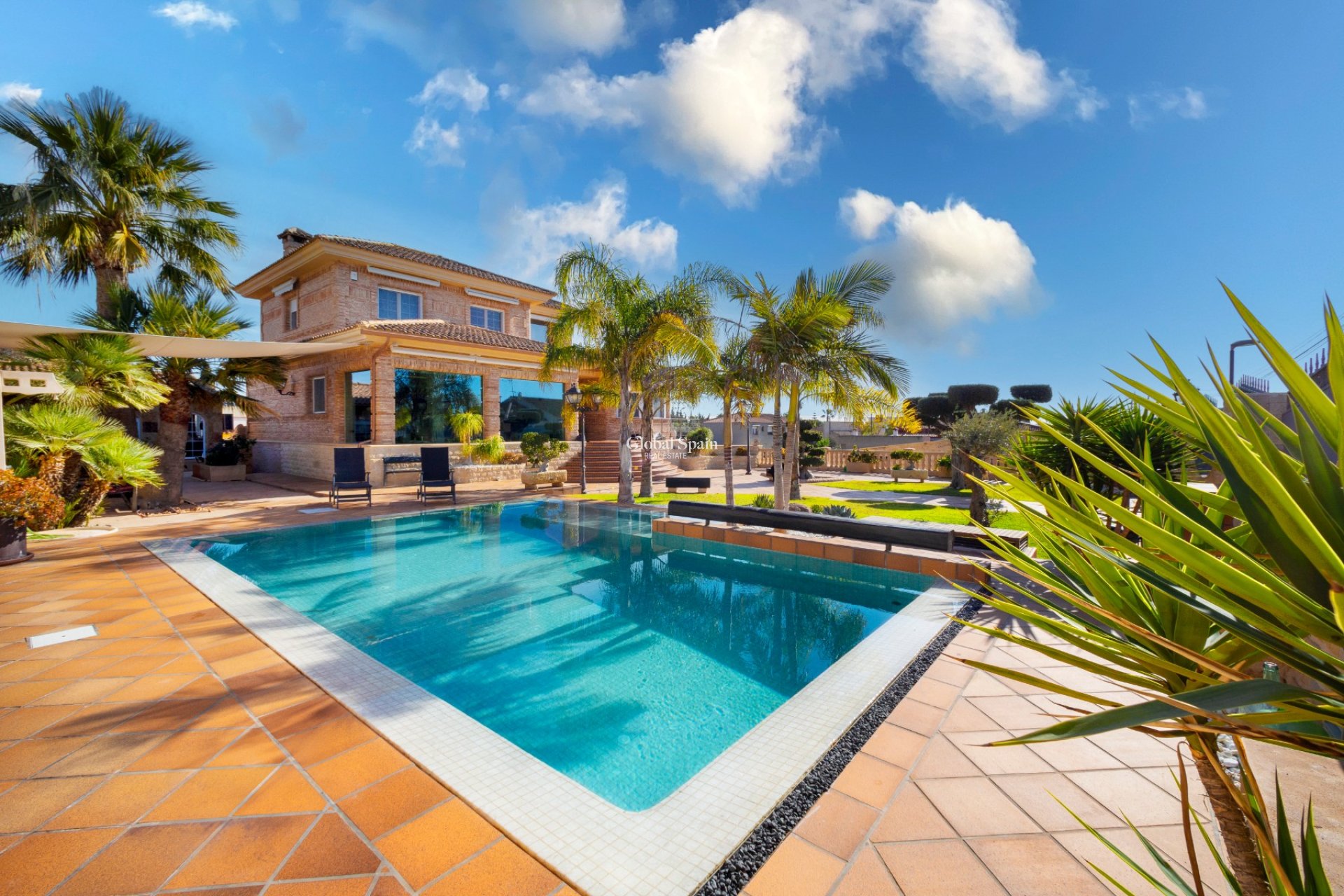 Resale - VILLA -
SAN VICENTE DEL RASPEIG - Inland