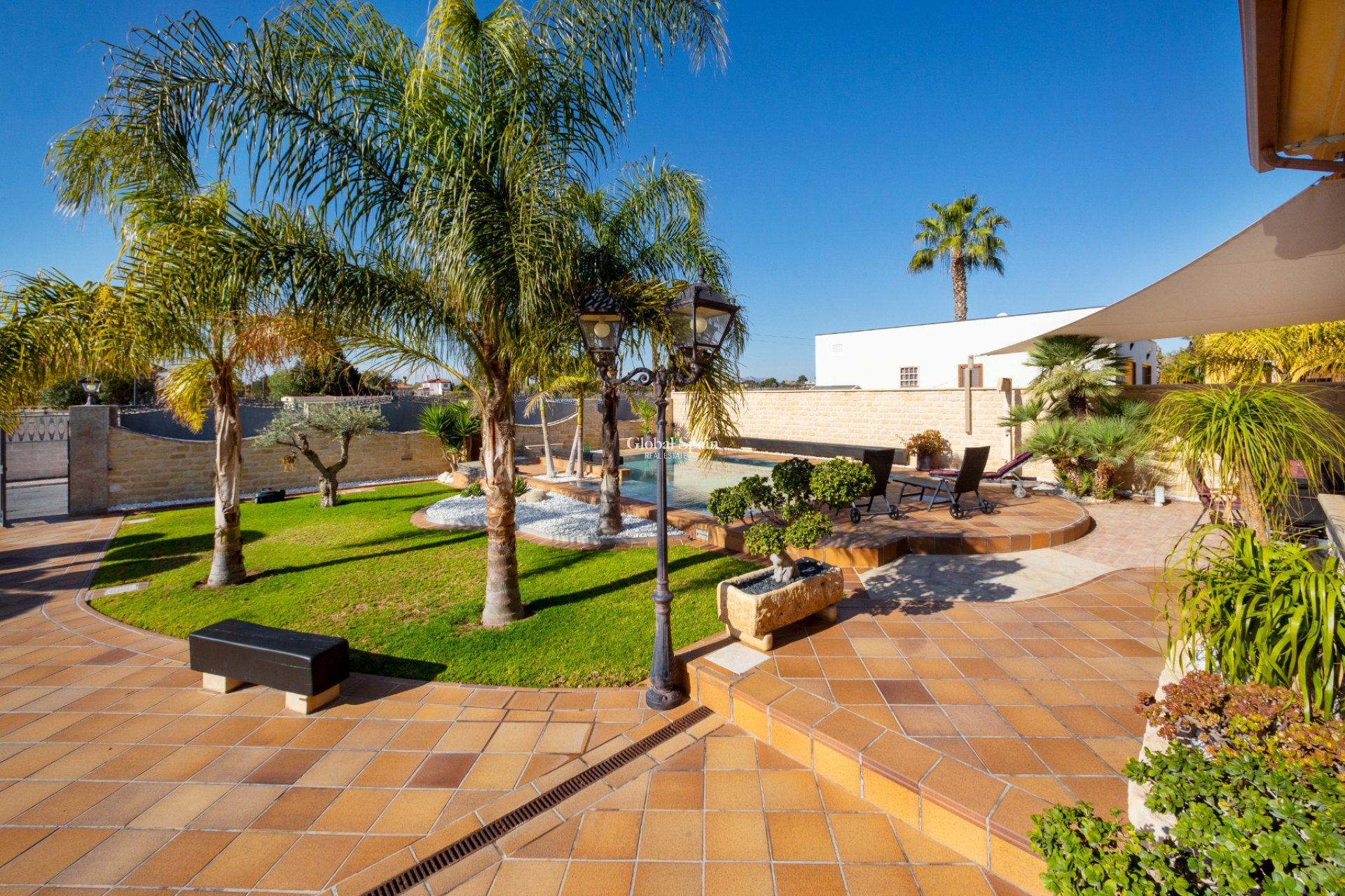 Resale - VILLA -
SAN VICENTE DEL RASPEIG - Inland