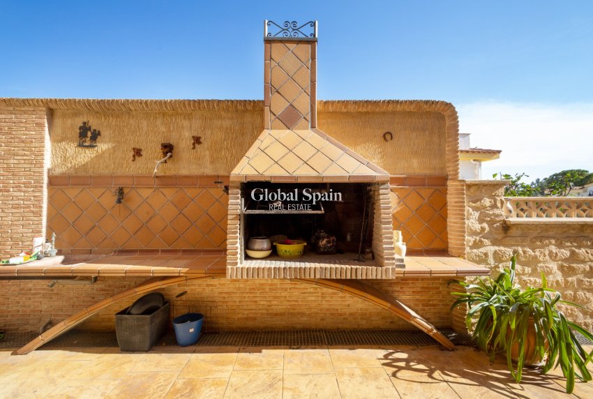 Resale - VILLA -
SAN VICENTE DEL RASPEIG - Inland