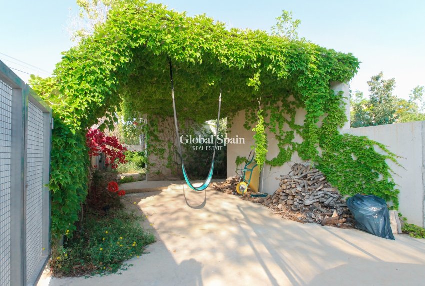 Resale - VILLA -
SAN VICENTE DEL RASPEIG - Inland